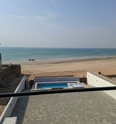 Sandspit Beach Huts for Rent – What to Expect